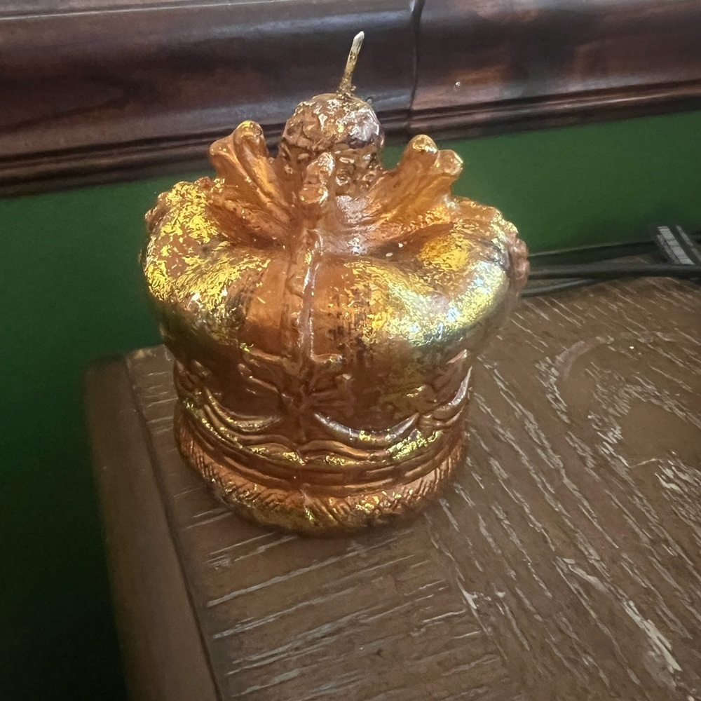 Crown Candle